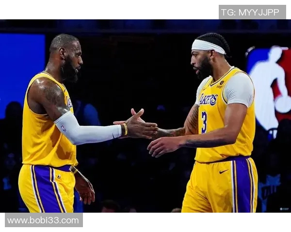 12月19日勇士对湖人精彩直播回顾及赛后分析全方位解读